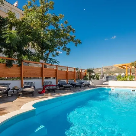 Luxury Citadella With Pool 别墅 *