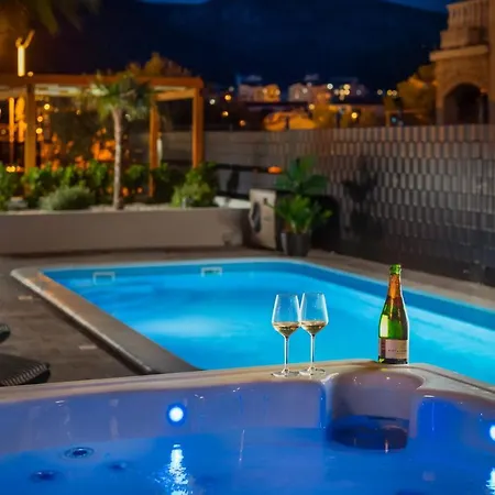 ヴィラ Luxury Citadella With Pool *