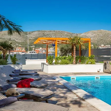 Luxury Citadella With Pool * トロギール